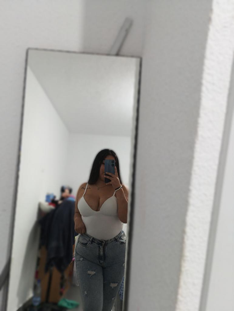 658698922: Chica busca chico en Madrid