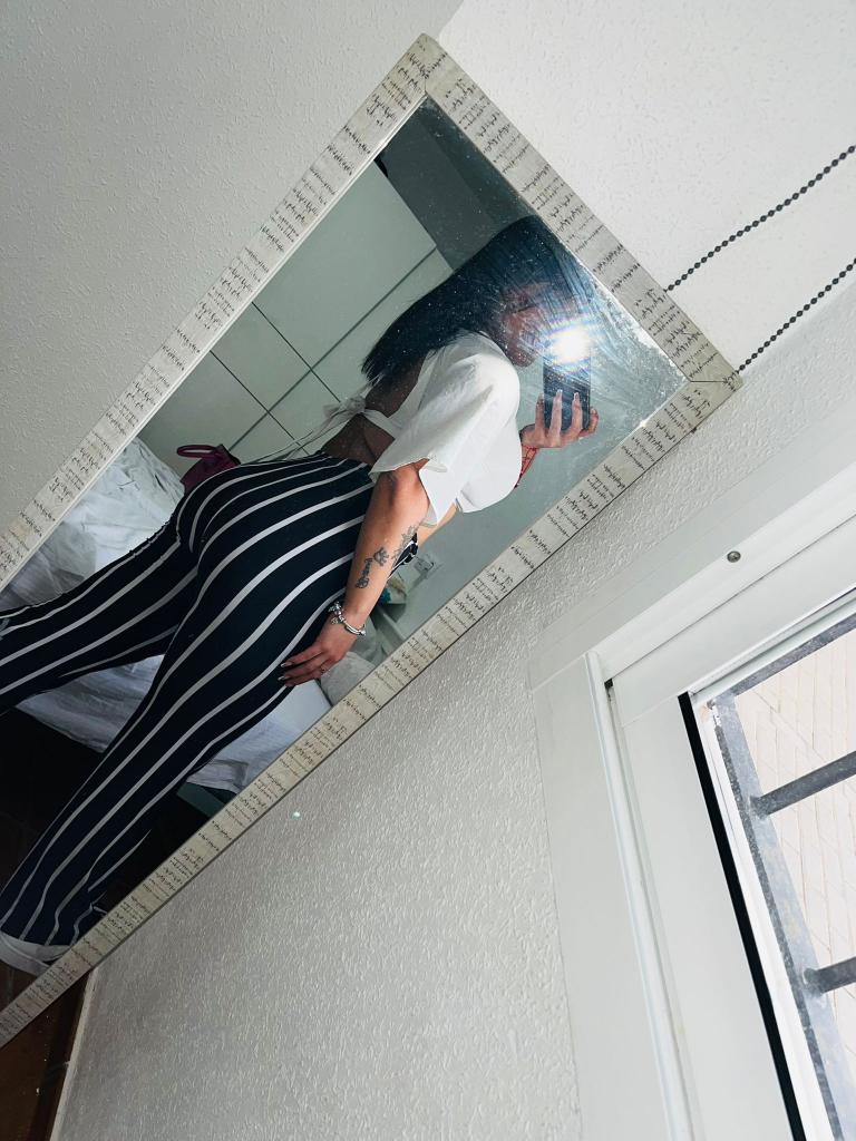 Chica busca chico en Almería: 