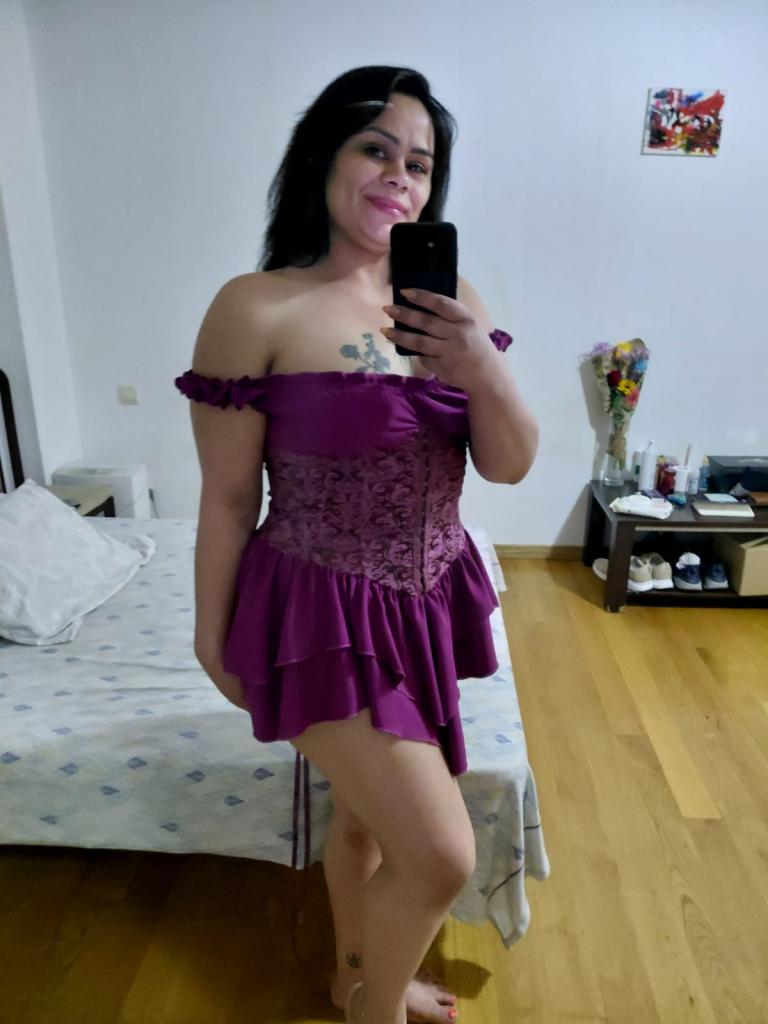 641637247: Chica busca chico en Lugo