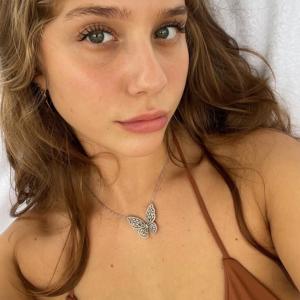 742058637: Chica busca chico en Madrid