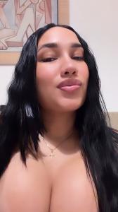 604364239: Chica busca chico en Sevilla