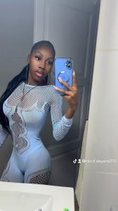 614895237: Chica busca chico en Alicante