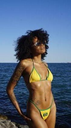 657356510: Chica busca chico en Barcelona