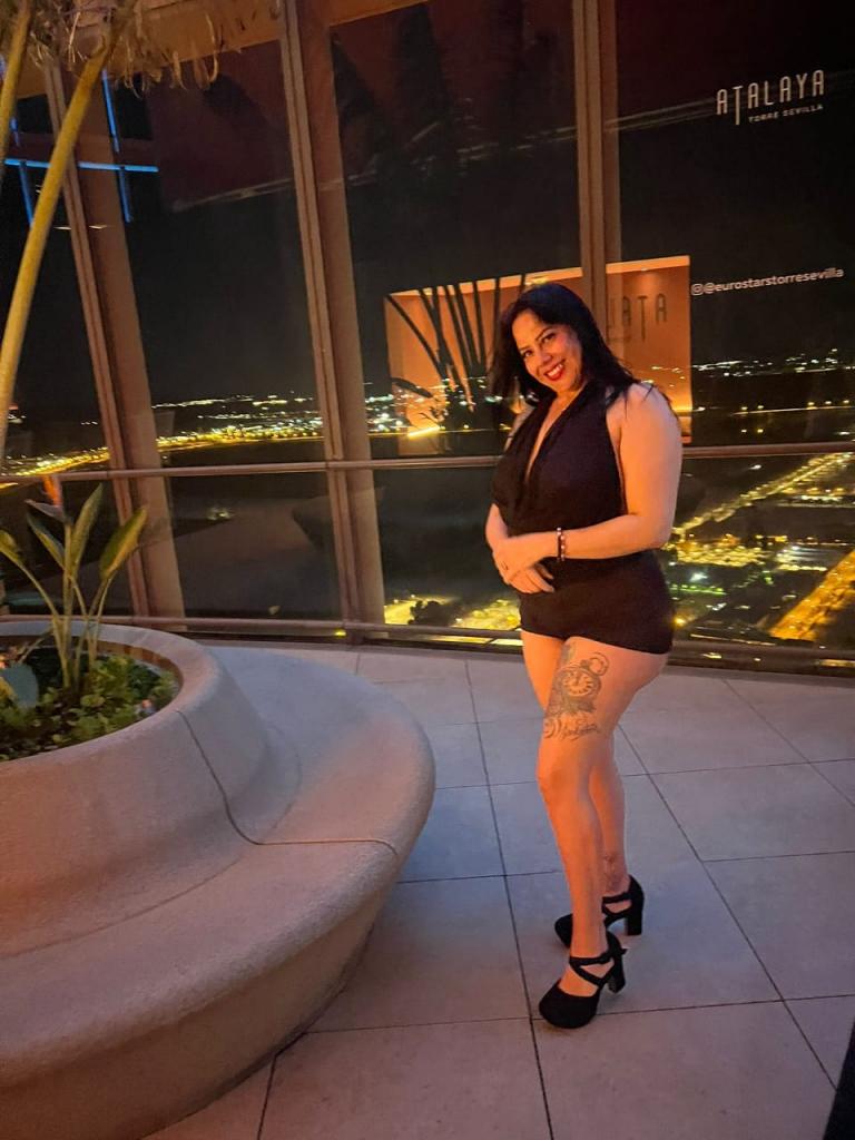 672935021: Chica busca chico en Sevilla