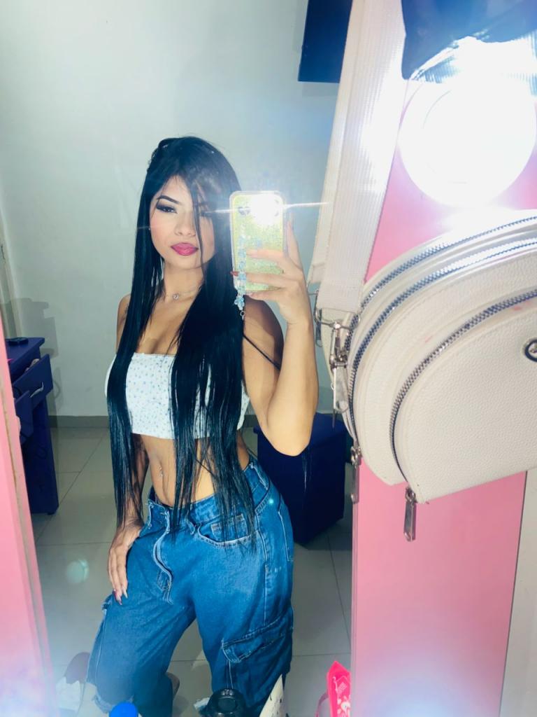 632975779: Chica busca chico en Ibiza