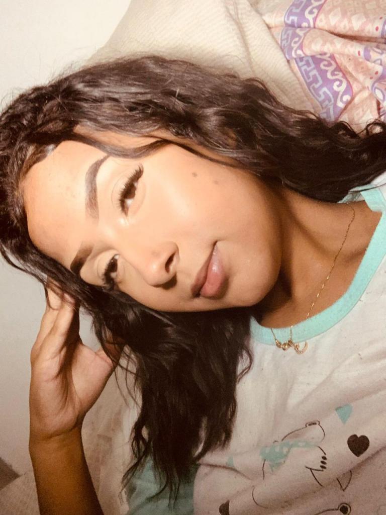 677655812: Chica busca chico en Barcelona