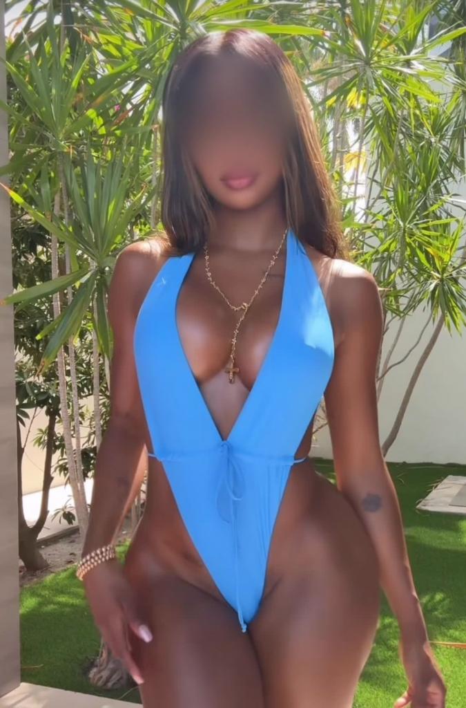 Chica busca chico en Huelva: 