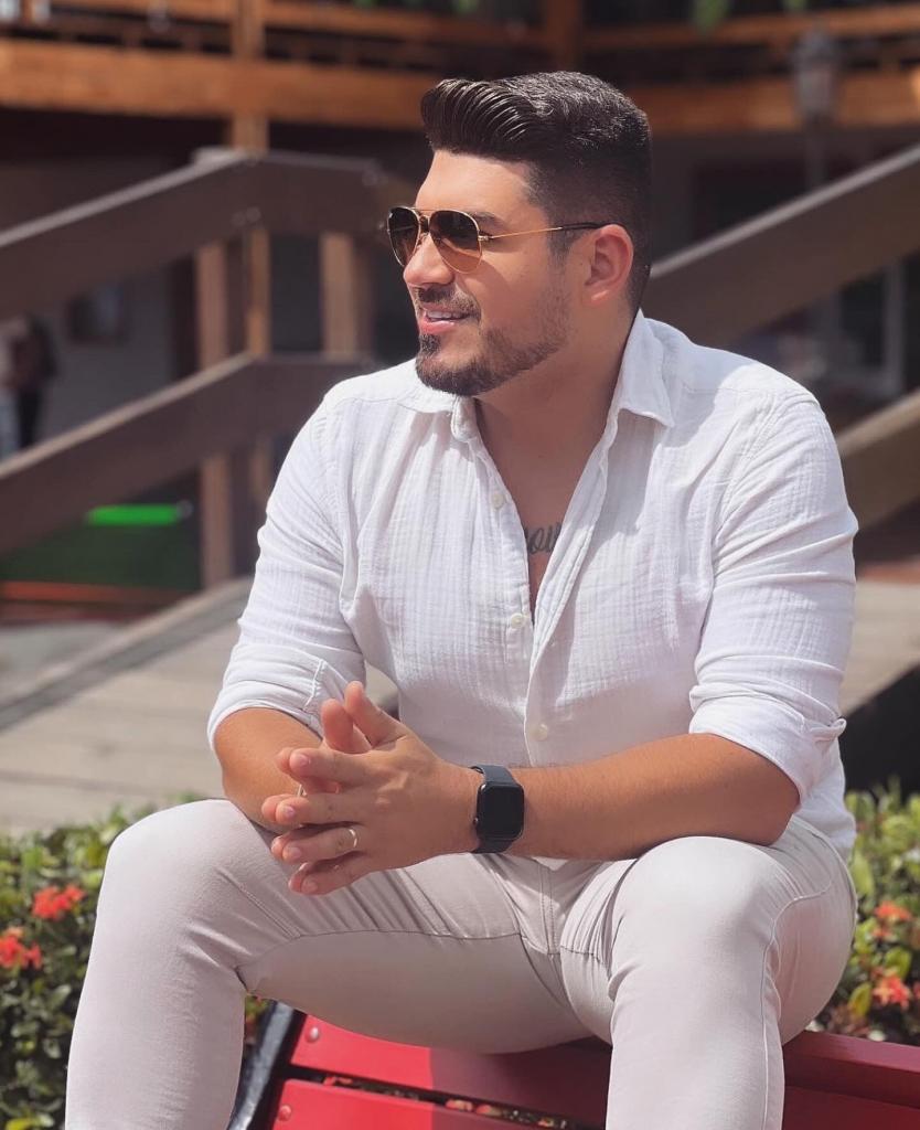 603151186: Chico busca chica en Sevilla