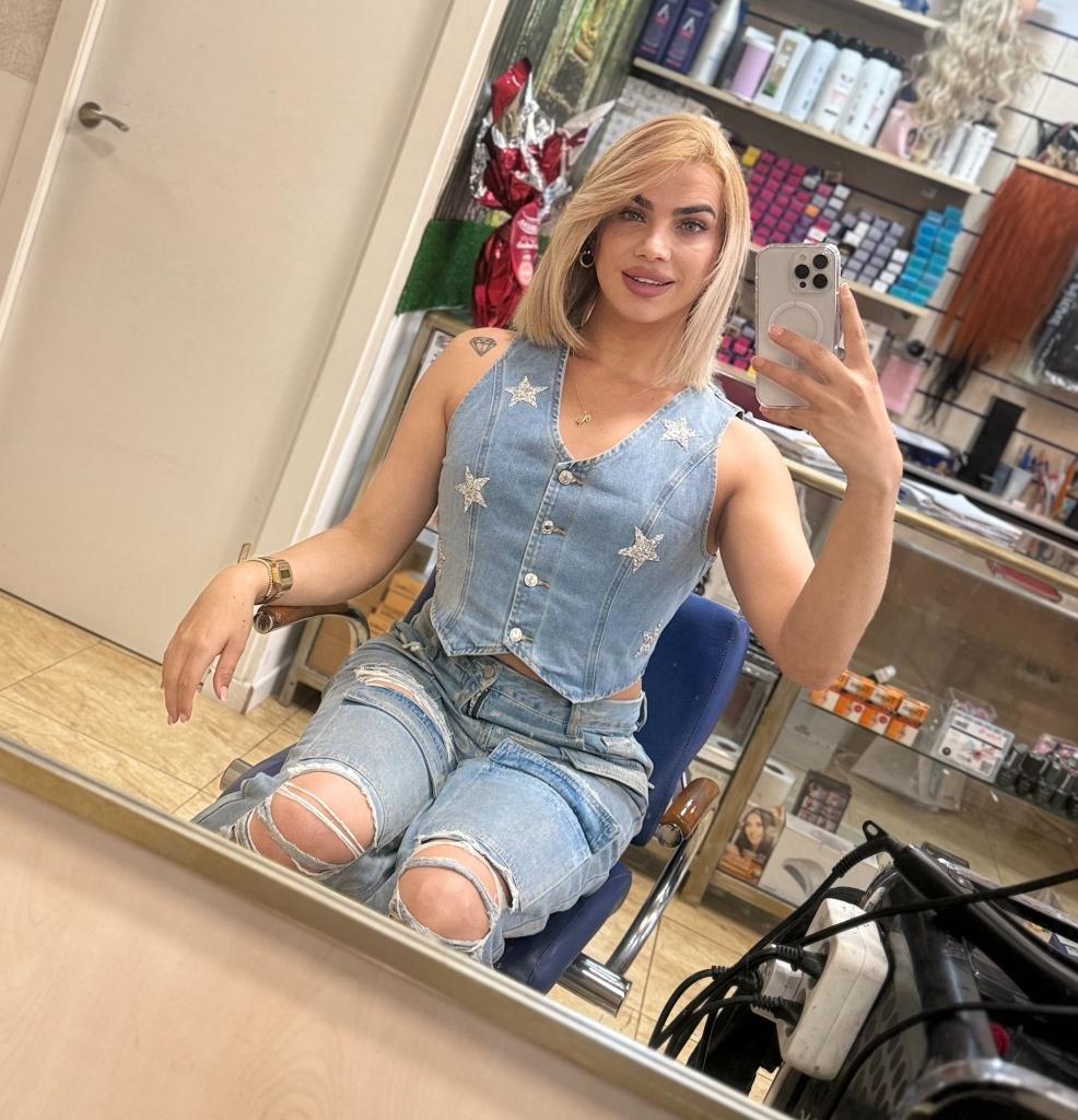 607212118: Travesti en Cádiz