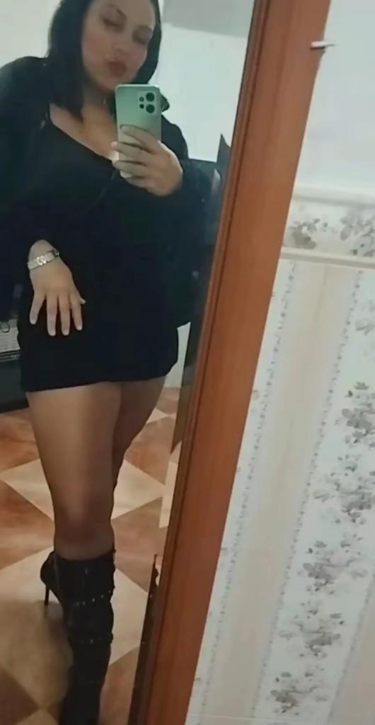 Chica busca chico en Cádiz: 