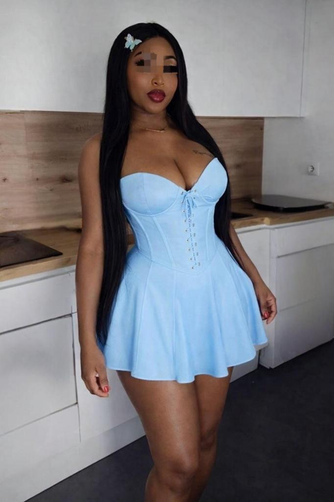 Chica busca chico en Murcia: Chica busca chico