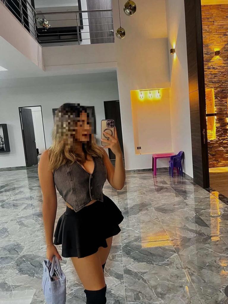 Chica busca chico en Alicante: Chica busca chico