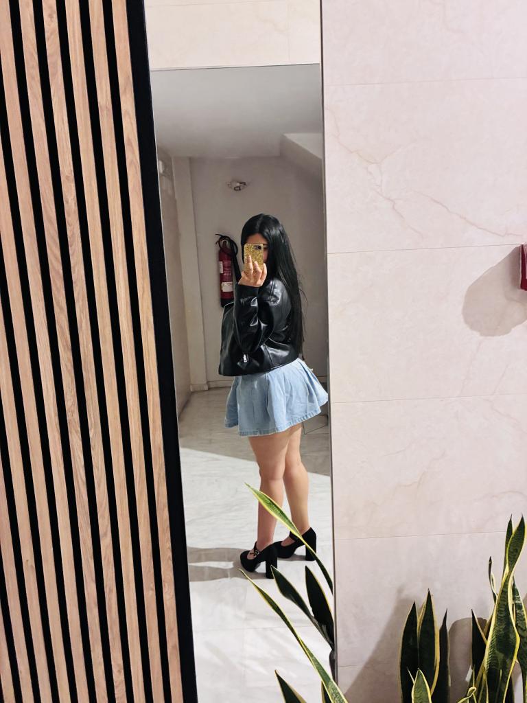 691461596: Chica busca chico en Sevilla