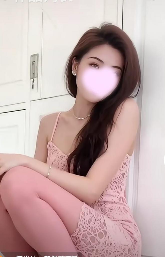 613548013: Chica busca chico en Gerona