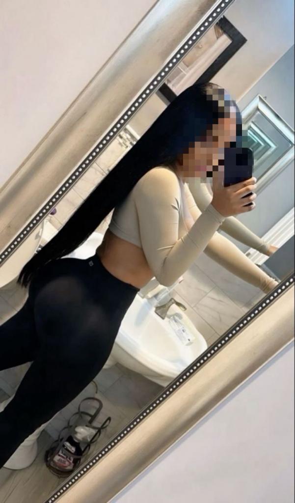 613930306: Chica busca chico en Málaga