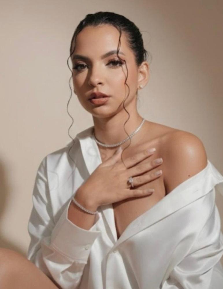 676463299: Chica busca chico en Pontevedra