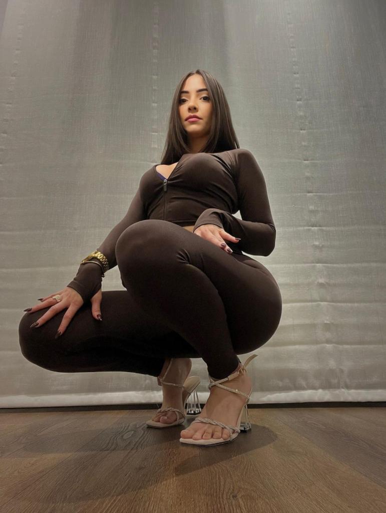 Chica busca chico en Zaragoza: Chica busca chico