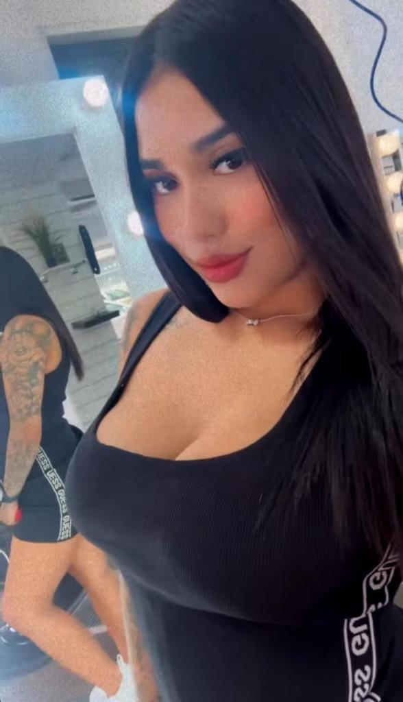 Chica busca chico en Almería: 