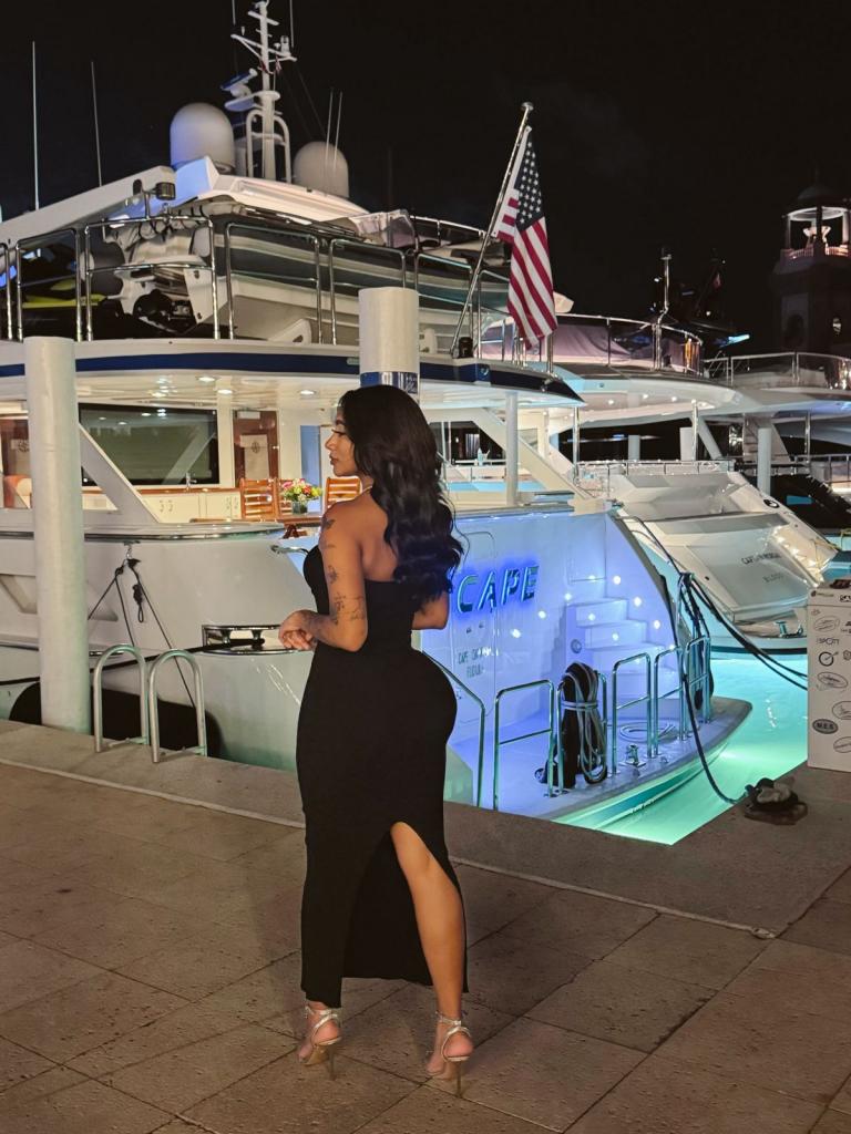 Chica busca chico en Almería: 