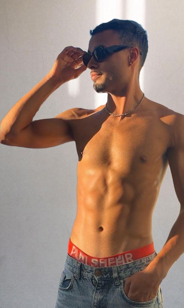 643766435: Chico busca chica en Almería