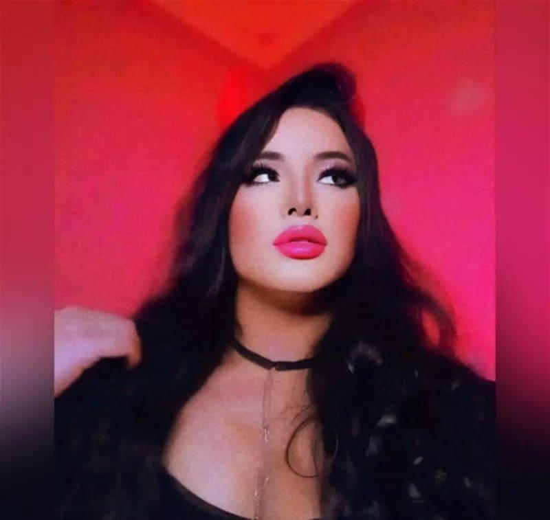 633764894: Transexual en Barcelona