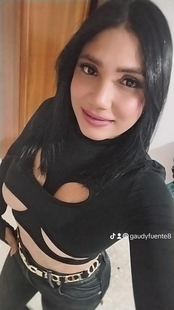 Chica busca chico en Huelva: 