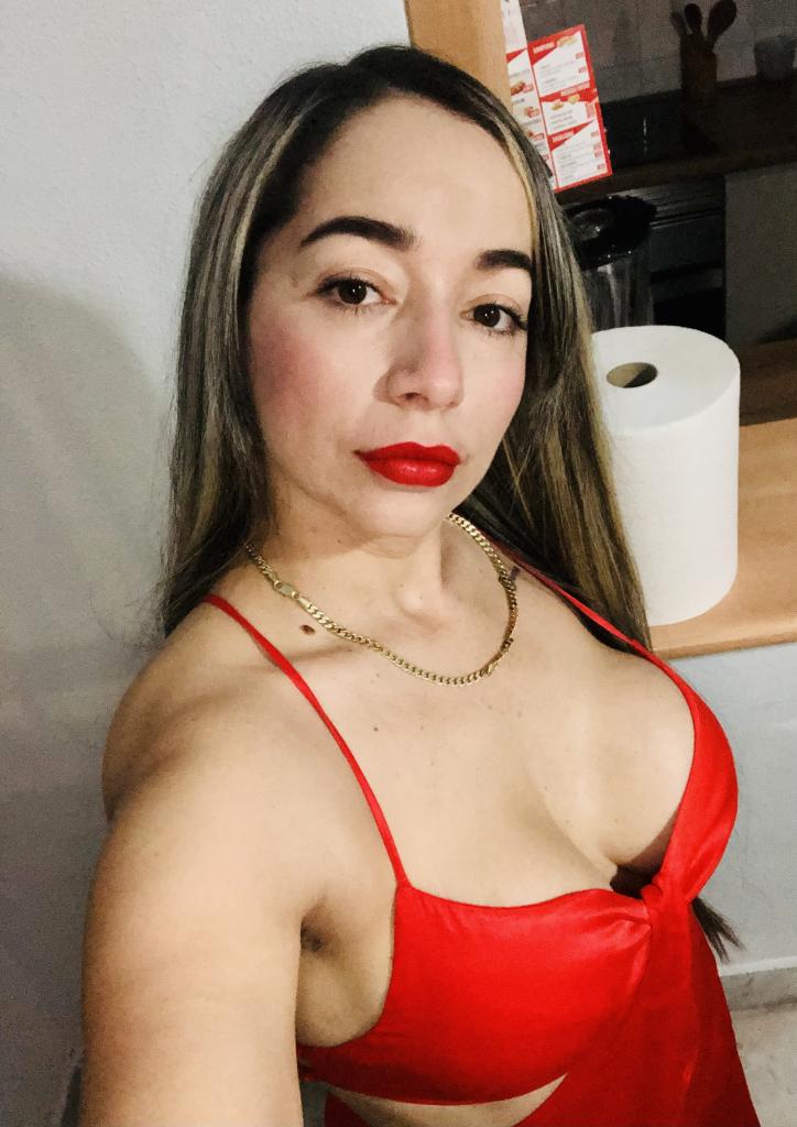 614996467: Chica busca chico en Tarragona