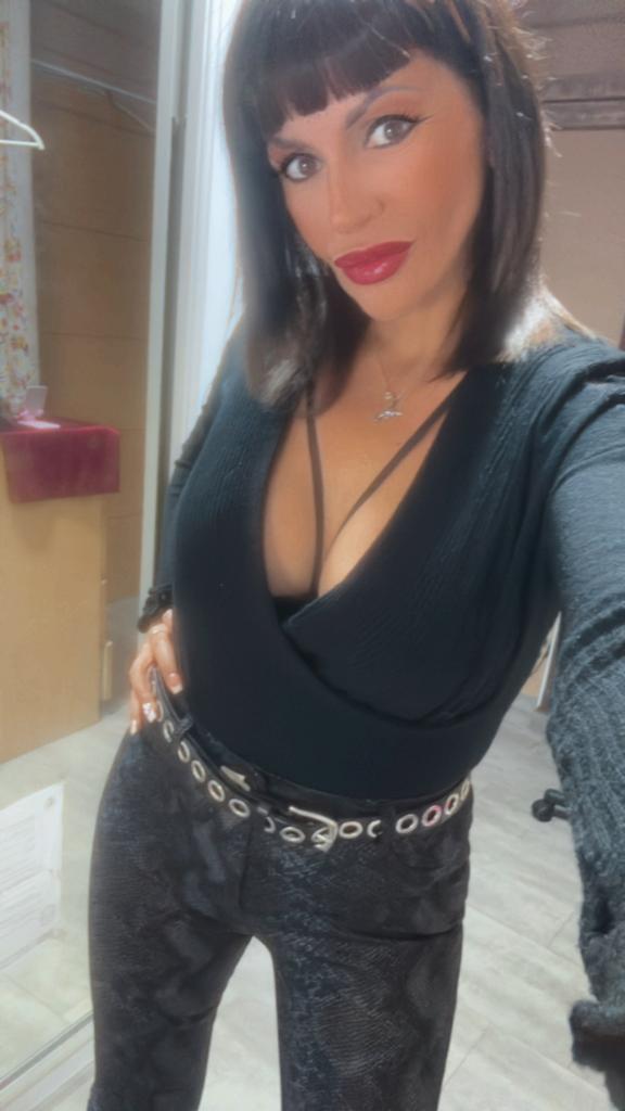 Chica busca chico en Sevilla: 