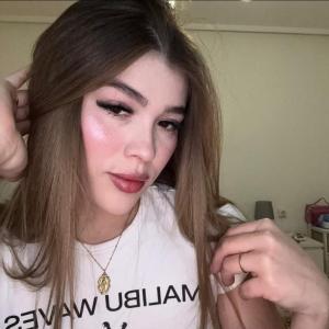 613517138: Chica busca chico en Málaga