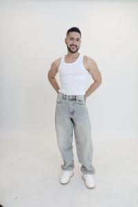 693371040: Chico busca chica en Madrid