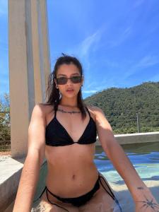 610877023: Chica busca chico en Ibiza