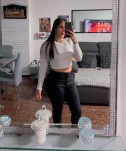 631187121: Chica busca chico en Tarragona