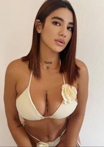 631365349: Chica busca chico en Ibiza