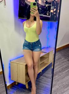 647182049: Chica busca chico en Tarragona