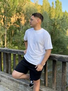 695091078: Chico busca chica en León