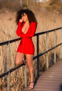 633857884: Chica busca chico en Madrid