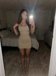 663090538: Chica busca chico en Barcelona