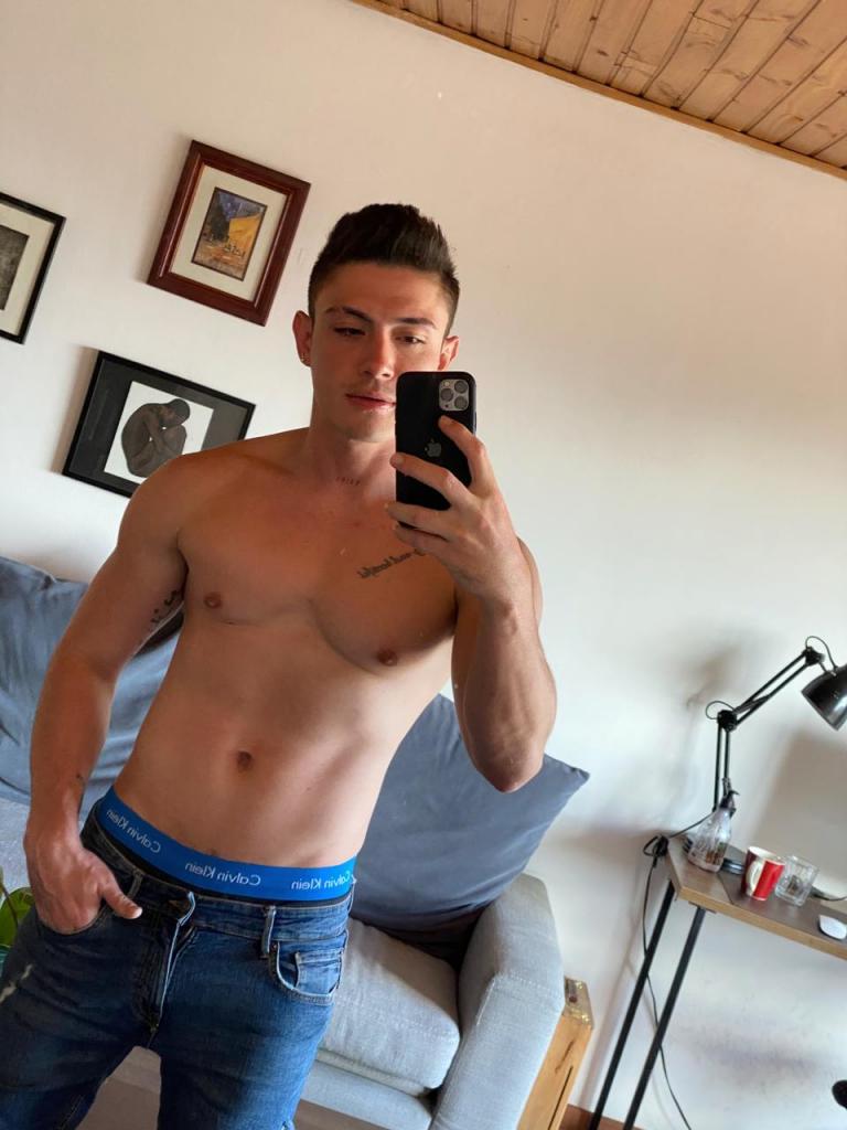 653577944: Chico busca chica en Valencia