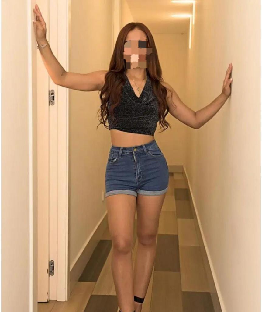 Chica busca chico en Ibiza: 