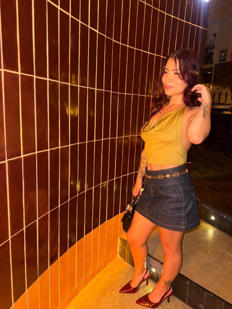 Chica busca chico en Almería: 