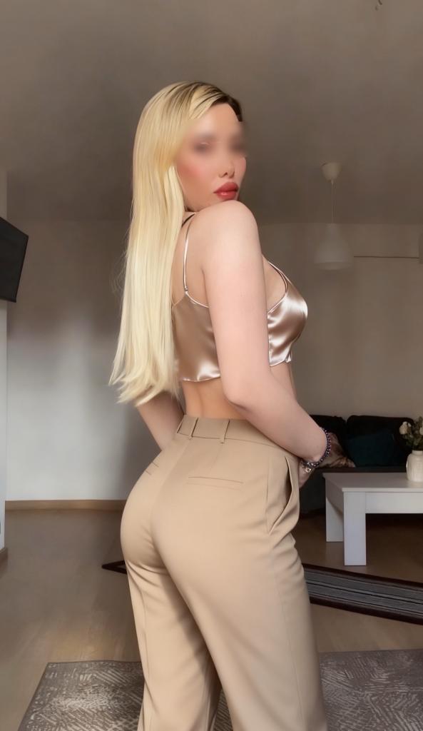 603393109: Chica busca chico en Almería