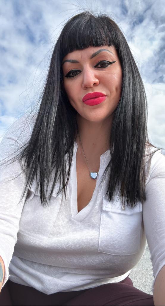 672175651: Chica busca chico en Sevilla