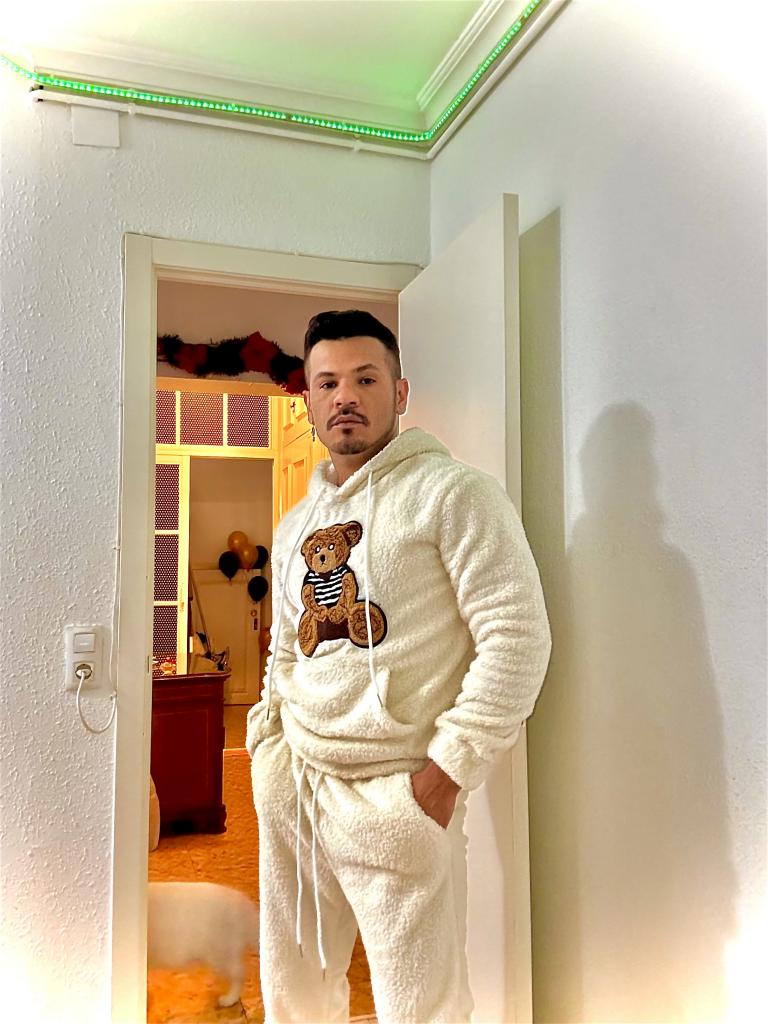 643815293: Chico busca chica en Badajoz