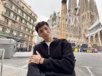 635037929: Chico busca chica en Barcelona