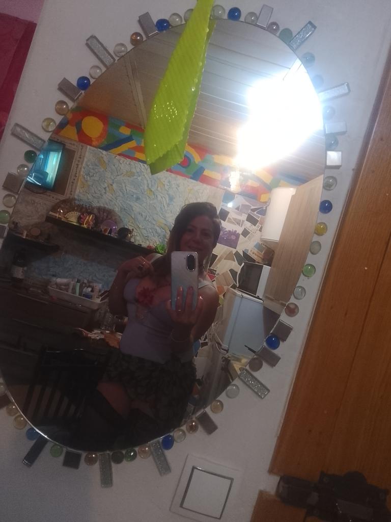 Chica busca chico en Granada: 