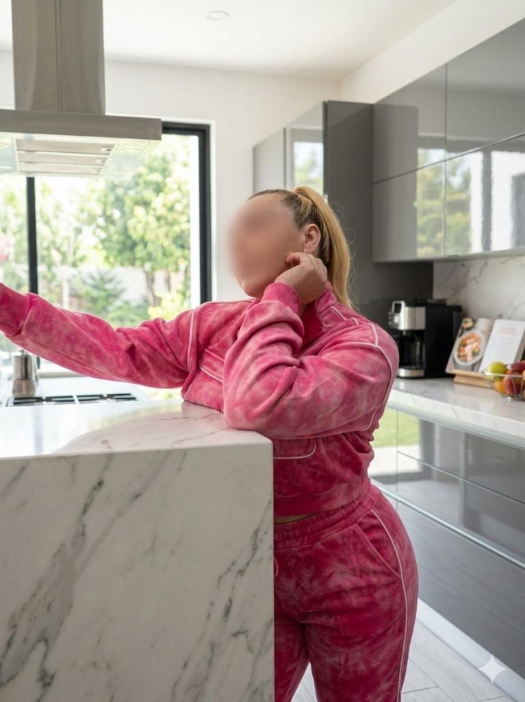 Chica busca chico en Almería: 