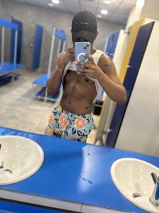 646894701: Chico busca chica en La Coruña