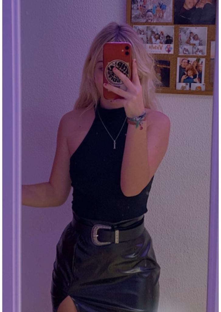 Chica busca chico en Mallorca: 