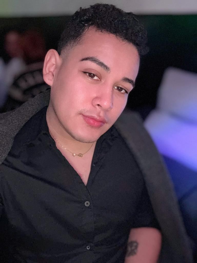 685127564: Chico busca chica en Valencia