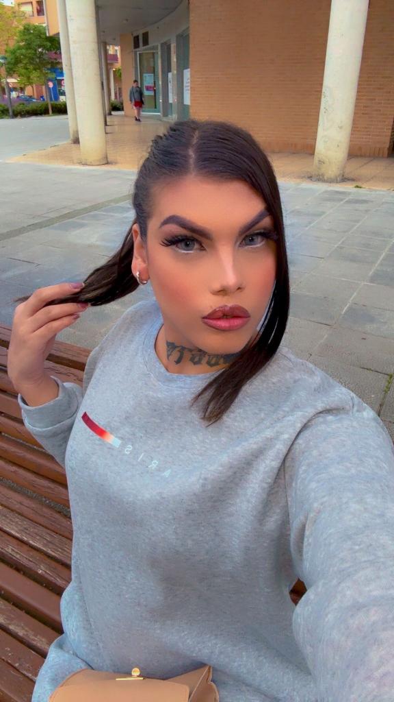 611291433: Travesti en Álava